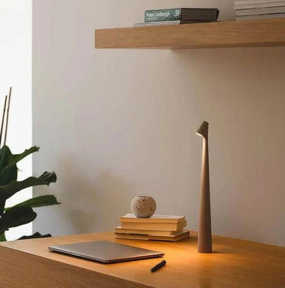 Foye: Table Lamp