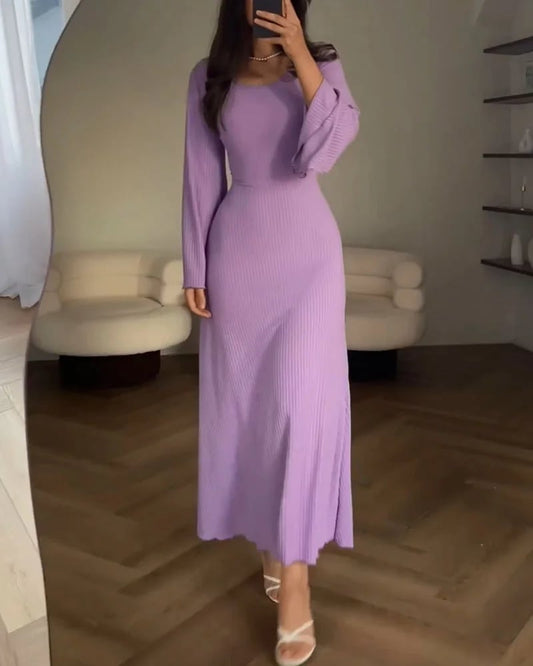 Elegantes Strickkleid mit geknoteter Taille